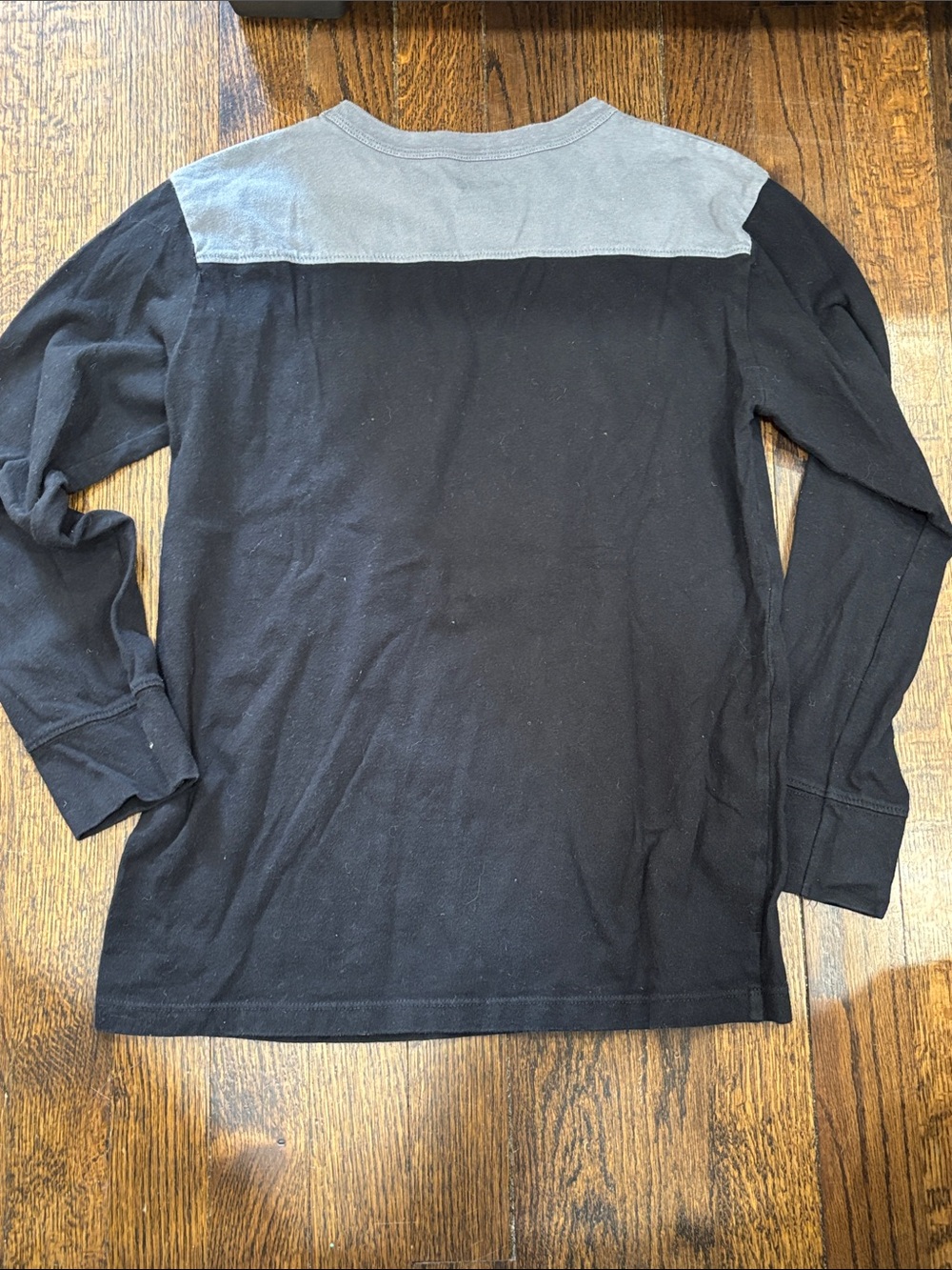 🦉 Place Outta This World Kids Long-Sleeve Graphic Tee size 10/12 - Picture 4 of 5